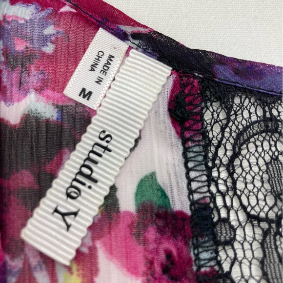 Studio Y Floral Tank SZ M Lacy Back Lightweight Flowy Polyester Pink Black EUC - Picture 8 of 11